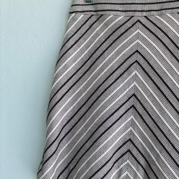 LOFT Skirt - Picture 3 of 3